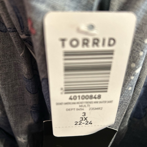 NWT Torrid Disney skater skirt size 3. - Picture 3 of 5